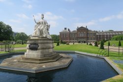 Statue of Queen Victoria